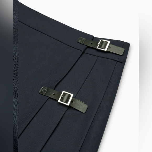 Aritzia Sunday best Josette pleated skirt in admiral size 0 - Picture 9 of 11